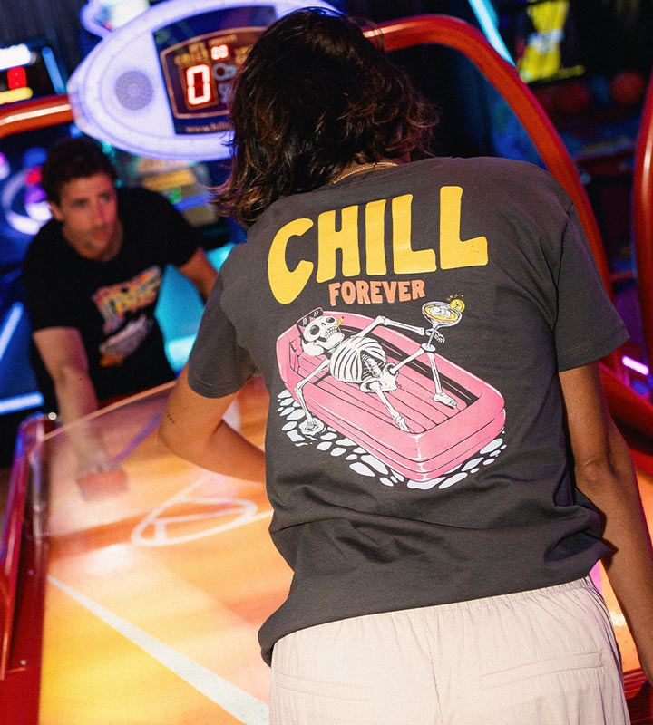 Tee "Fouskochill" • by TeeOreo