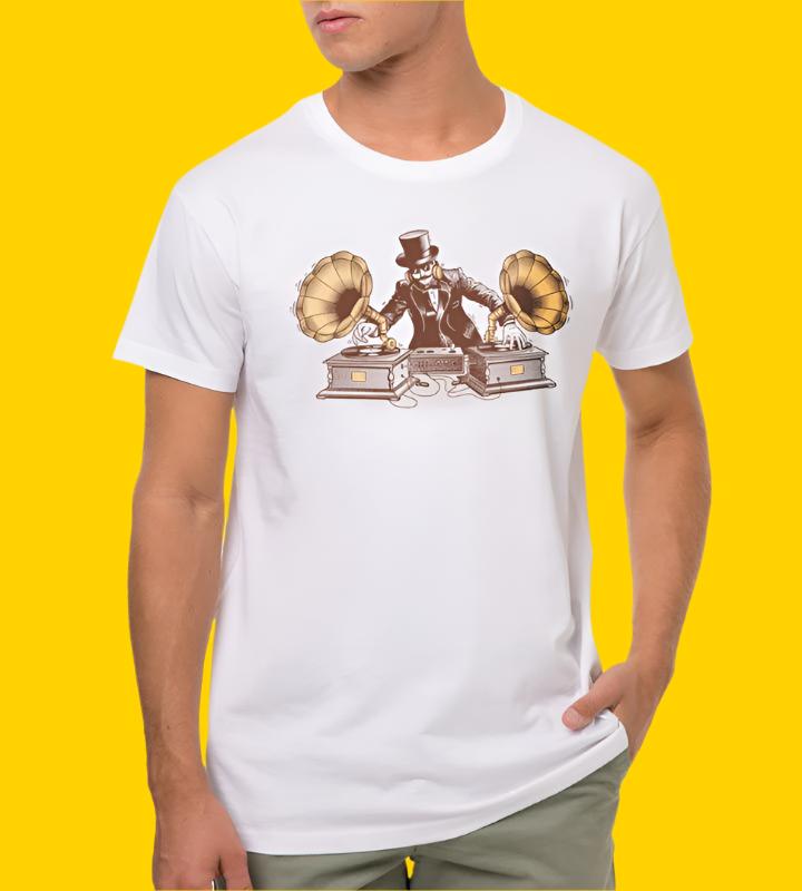Tee "Dr. Beat" • by TeeOreo