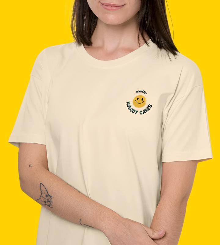 Tee "Shhhmile" • by TeeOreo